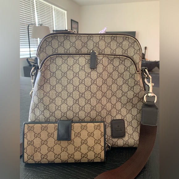Wallet and Brown Monogram Messenger set - Picture 1 of 15